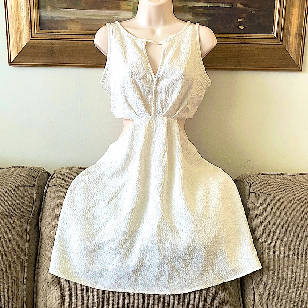 BCBG GENERATION white dress